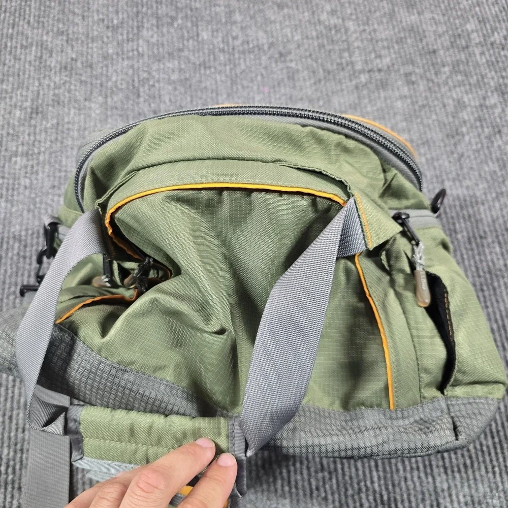 L.L. Bean Green Ripstop Duffle Bag Soft Case Adjustable Straps Men Travel Gym